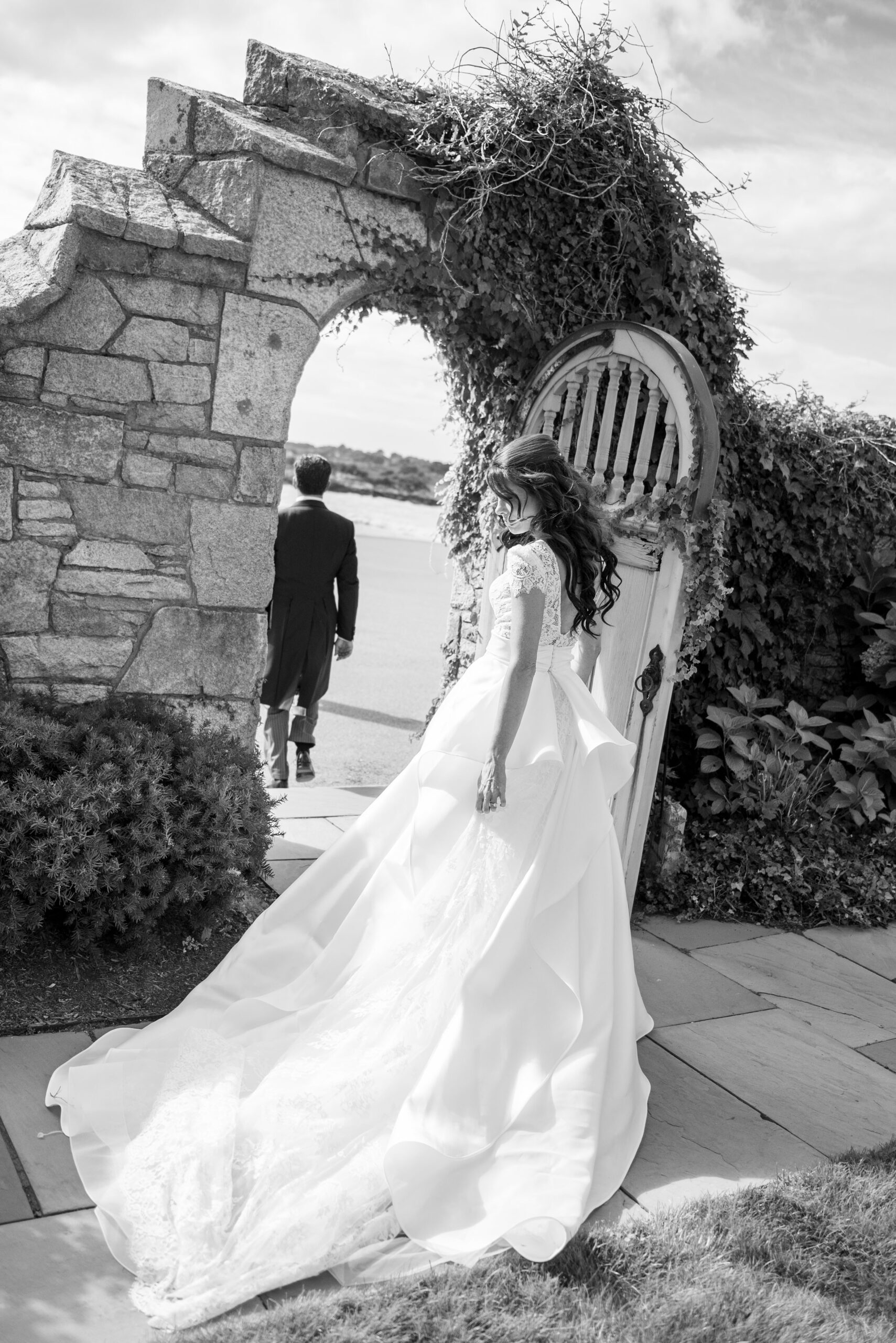 Newport Oceanfront Wedding at a Private Home 07.jpg