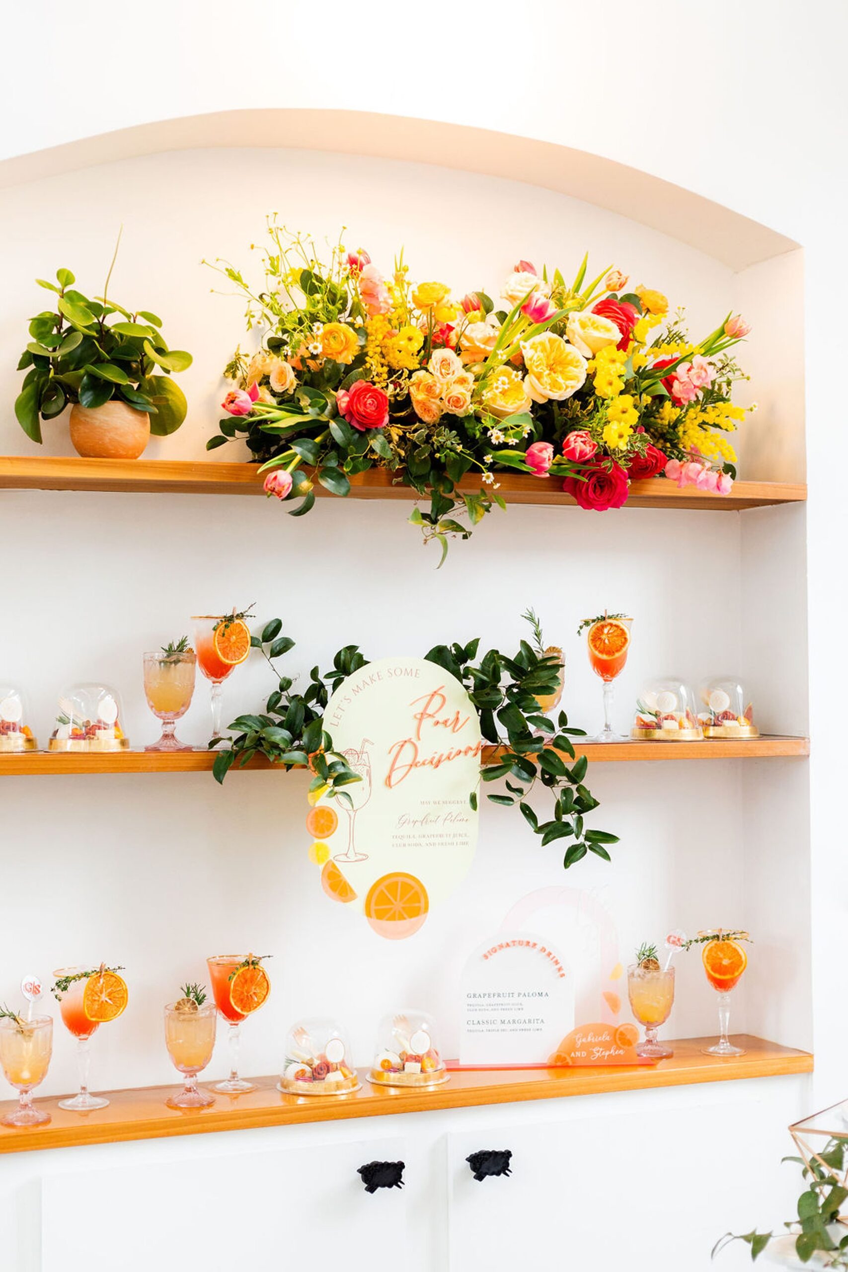 Citrus themed decor for New England wedding