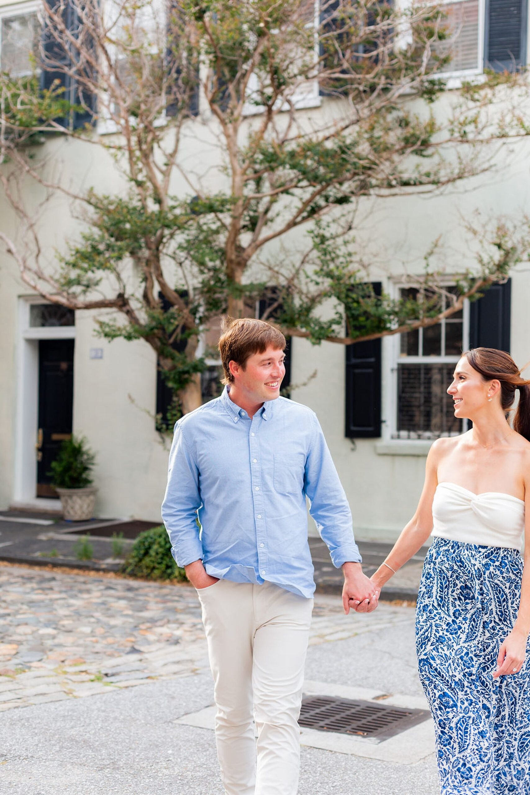 Downtown Charleston South Carolina Engagement Photos05.jpg