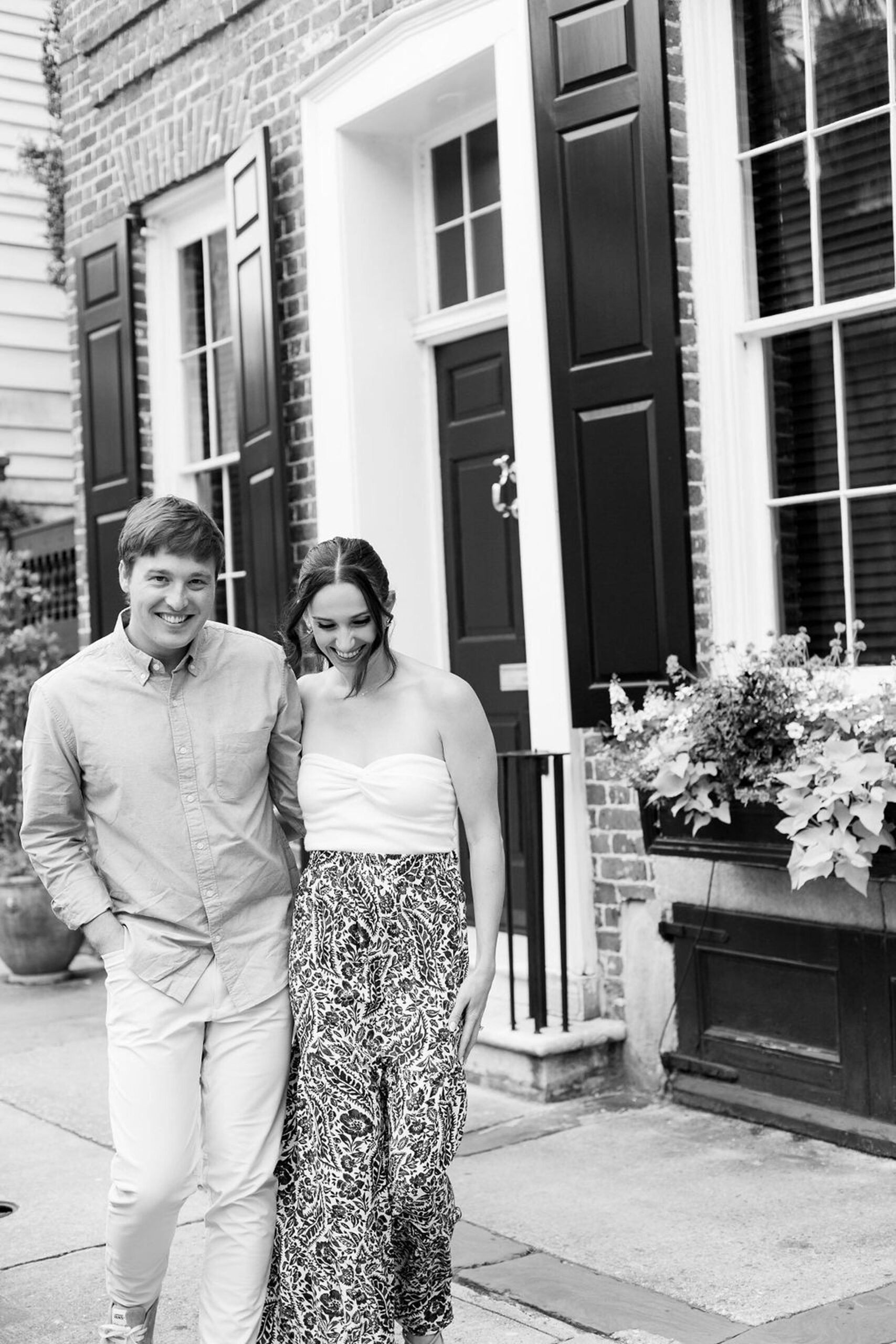 Downtown Charleston South Carolina Engagement Photos06.jpg