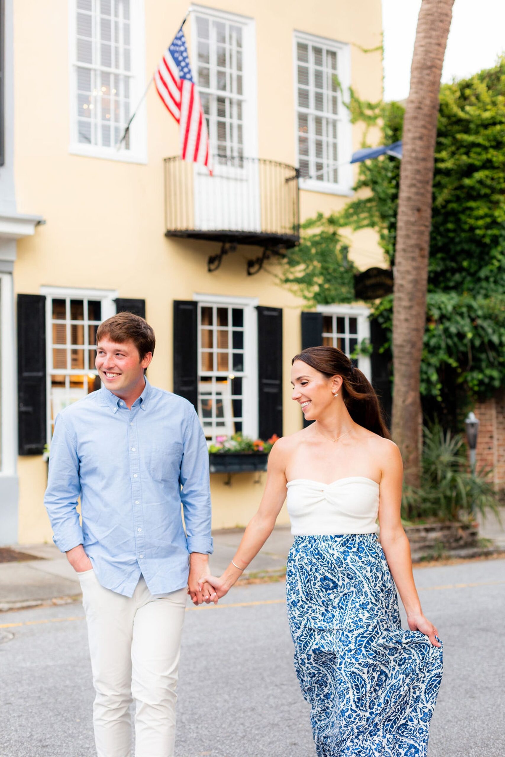 Downtown Charleston South Carolina Engagement Photos08.jpg