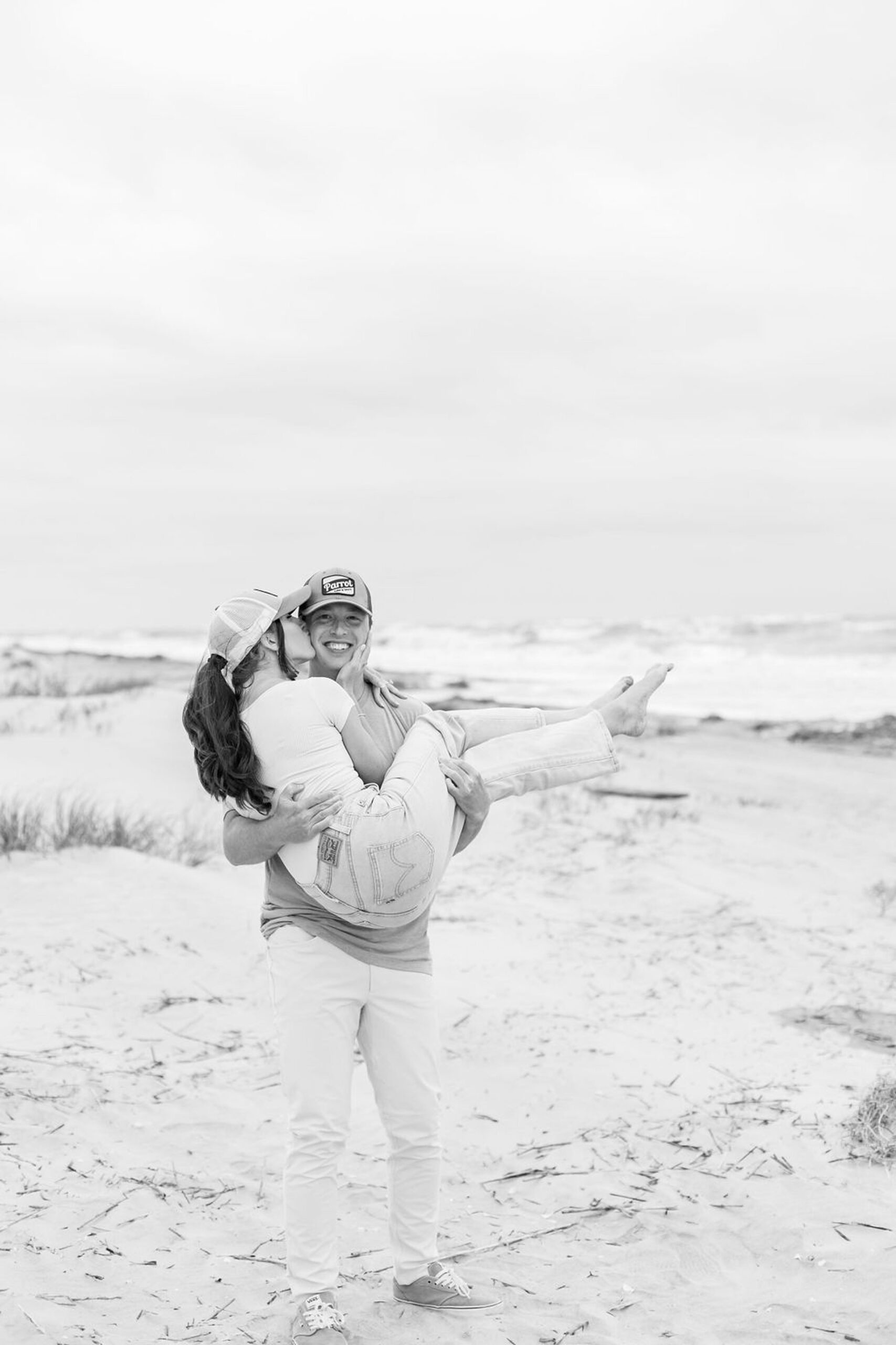 Downtown Charleston South Carolina Engagement Photos19.jpg